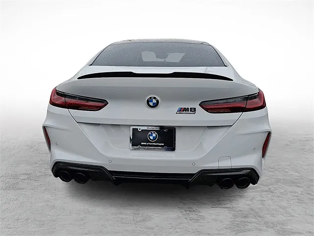 2025 BMW M8