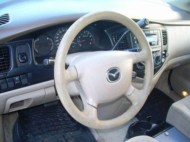 2001 Mazda MPV DX image 1
