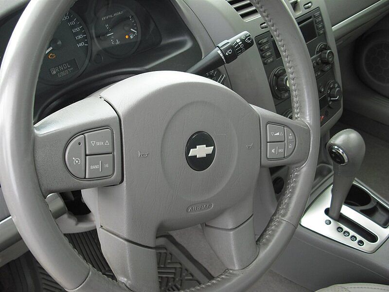 2005 Chevrolet Malibu LT image 7