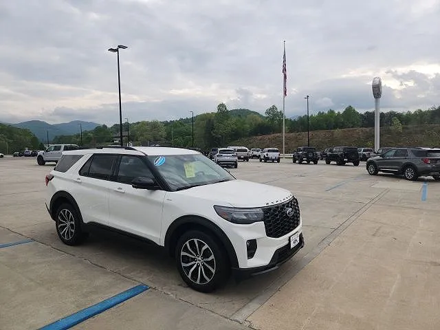 2025 Ford Explorer