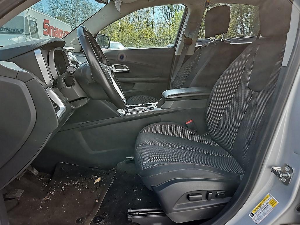 2017 Chevrolet Equinox LT image 5