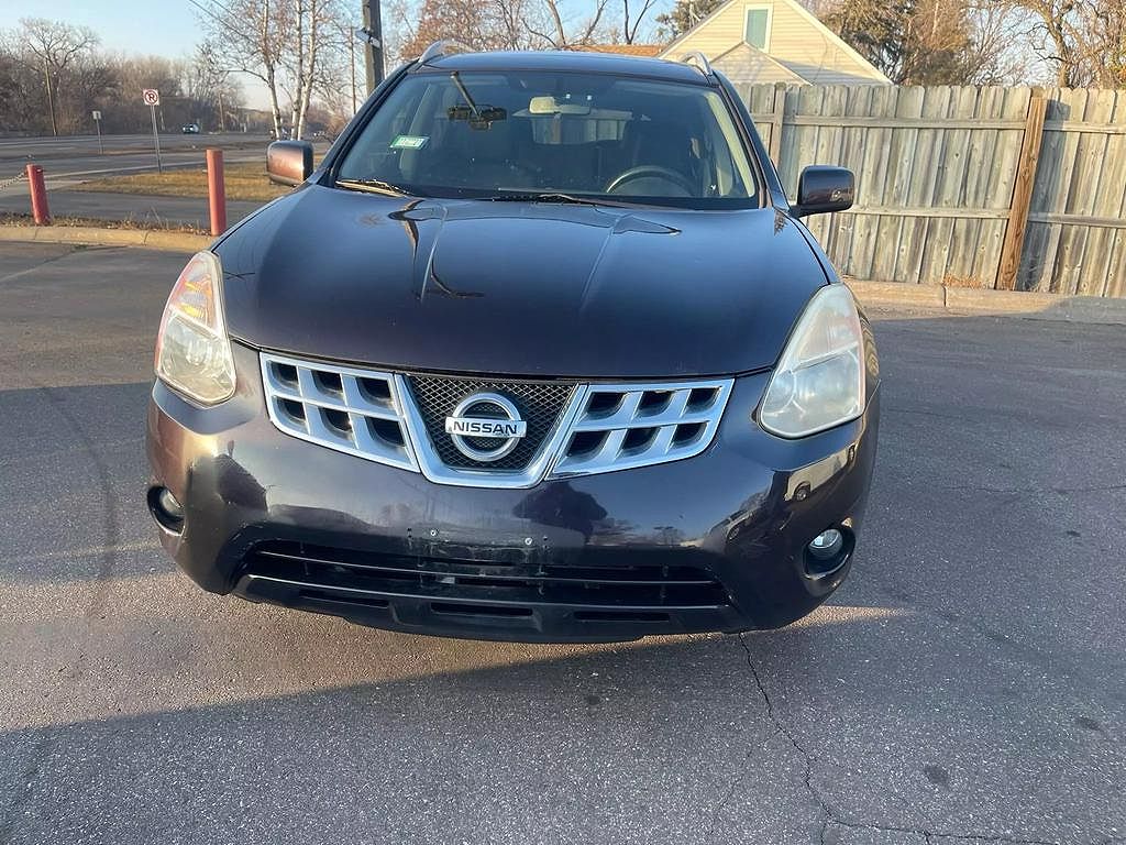 2013 Nissan Rogue SV image 1