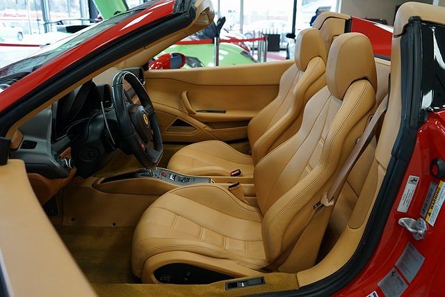 2015 Ferrari 458 null image 31