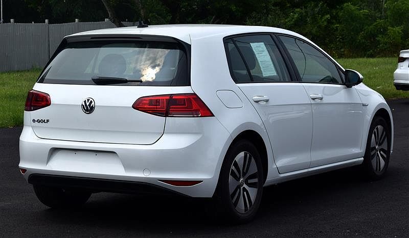 2016 Volkswagen e-Golf SE image 4