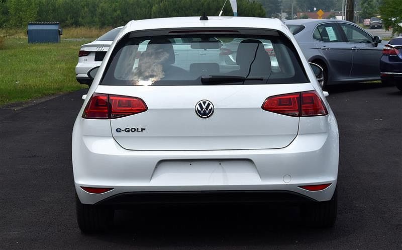 2016 Volkswagen e-Golf SE image 5