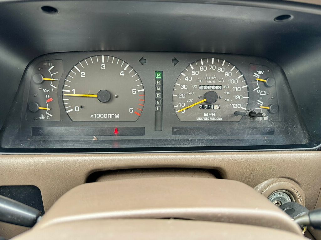 1997 Lexus LX 450 image 23