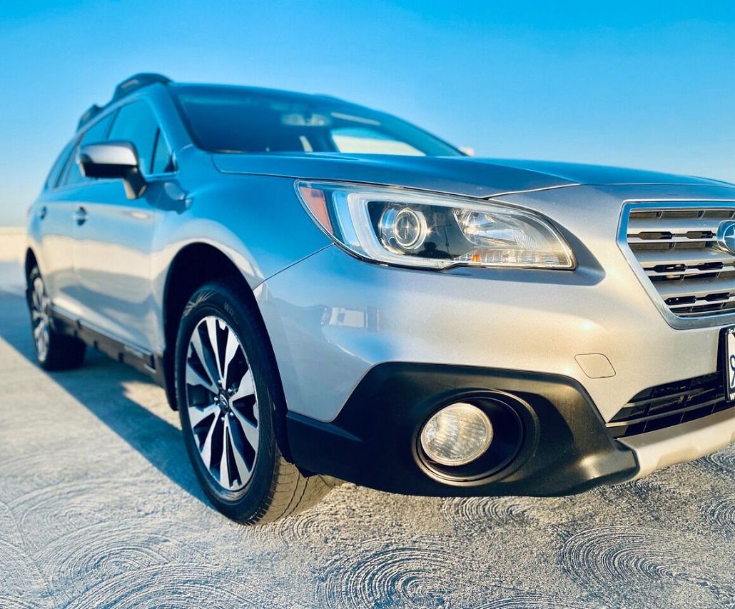 2016 Subaru Outback 2.5i Limited image 3