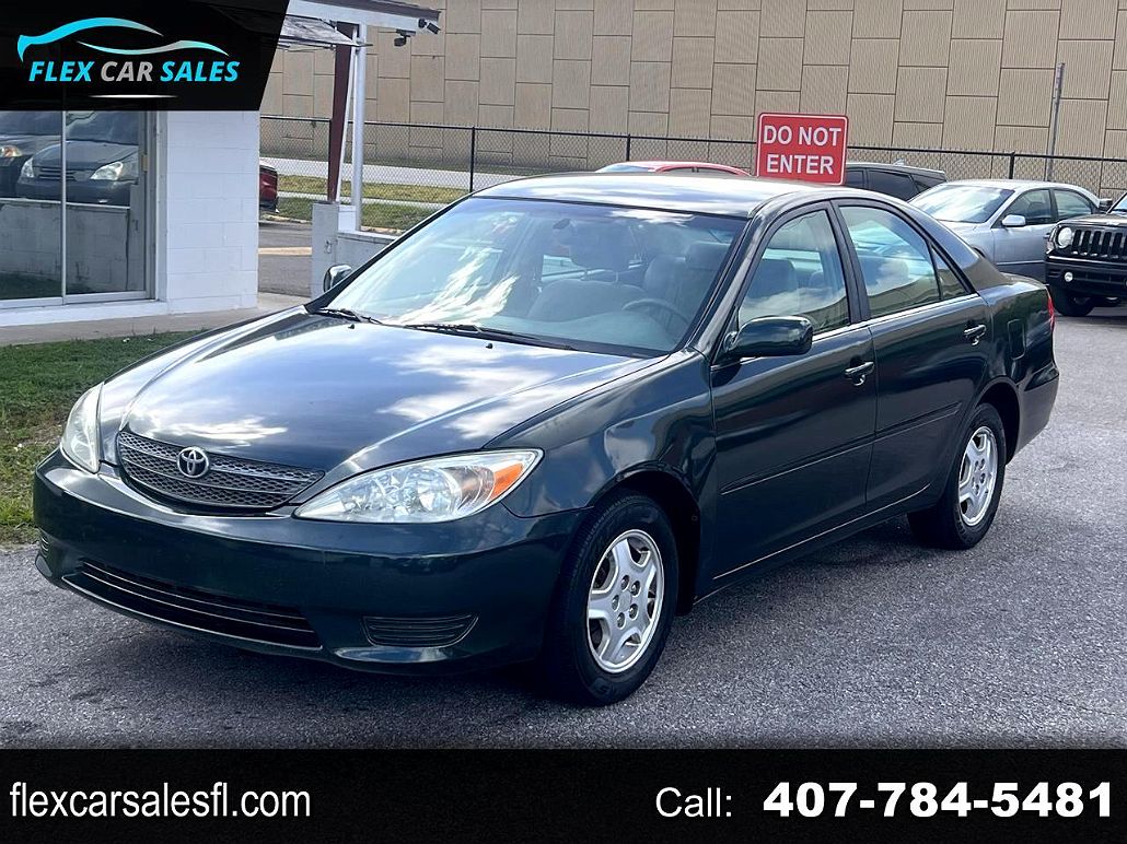 2002 Toyota Camry LE image 0