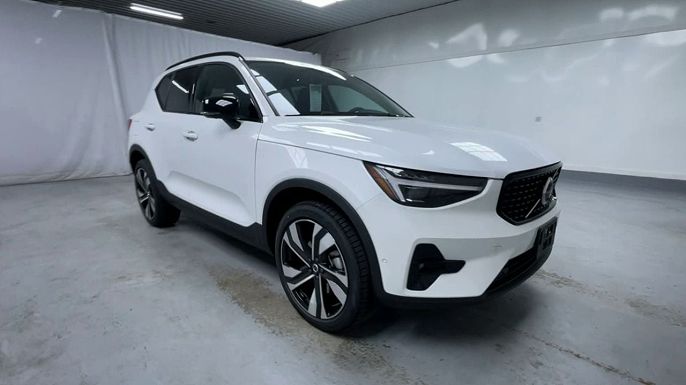 2026 Volvo XC40