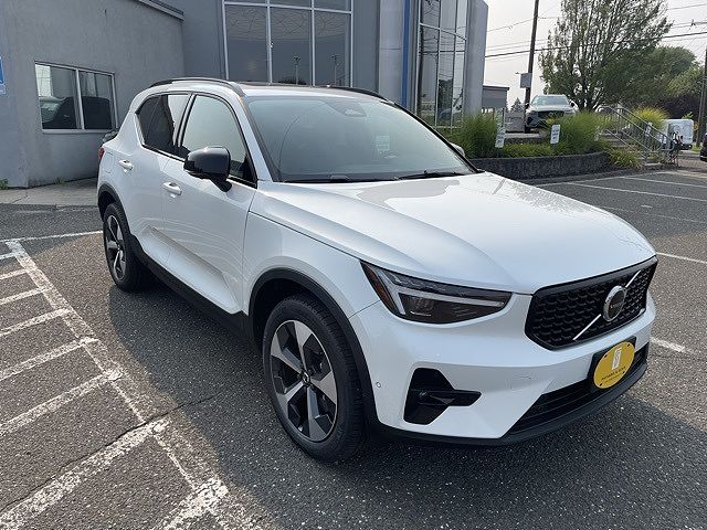 2026 Volvo XC40