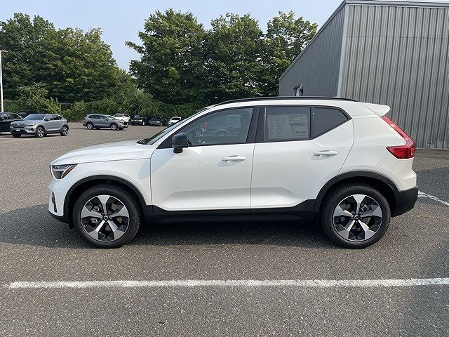 2026 Volvo XC40
