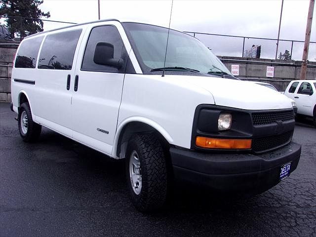 2003 Chevrolet Express 3500 image 0