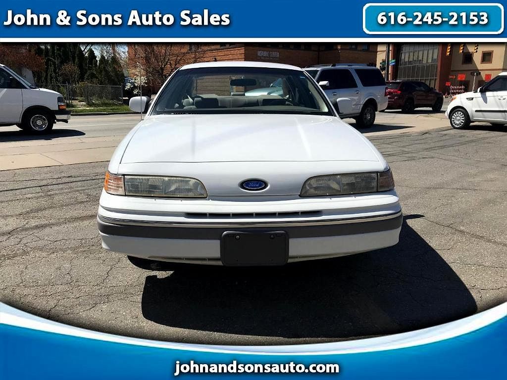 1992 Ford Crown Victoria LX image 0