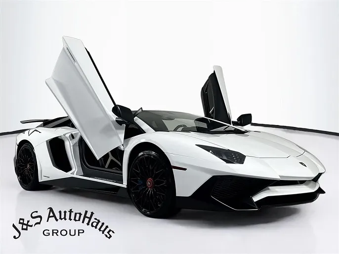2016 Lamborghini Aventador