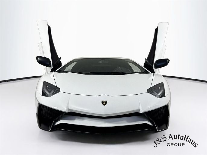 2016 Lamborghini Aventador