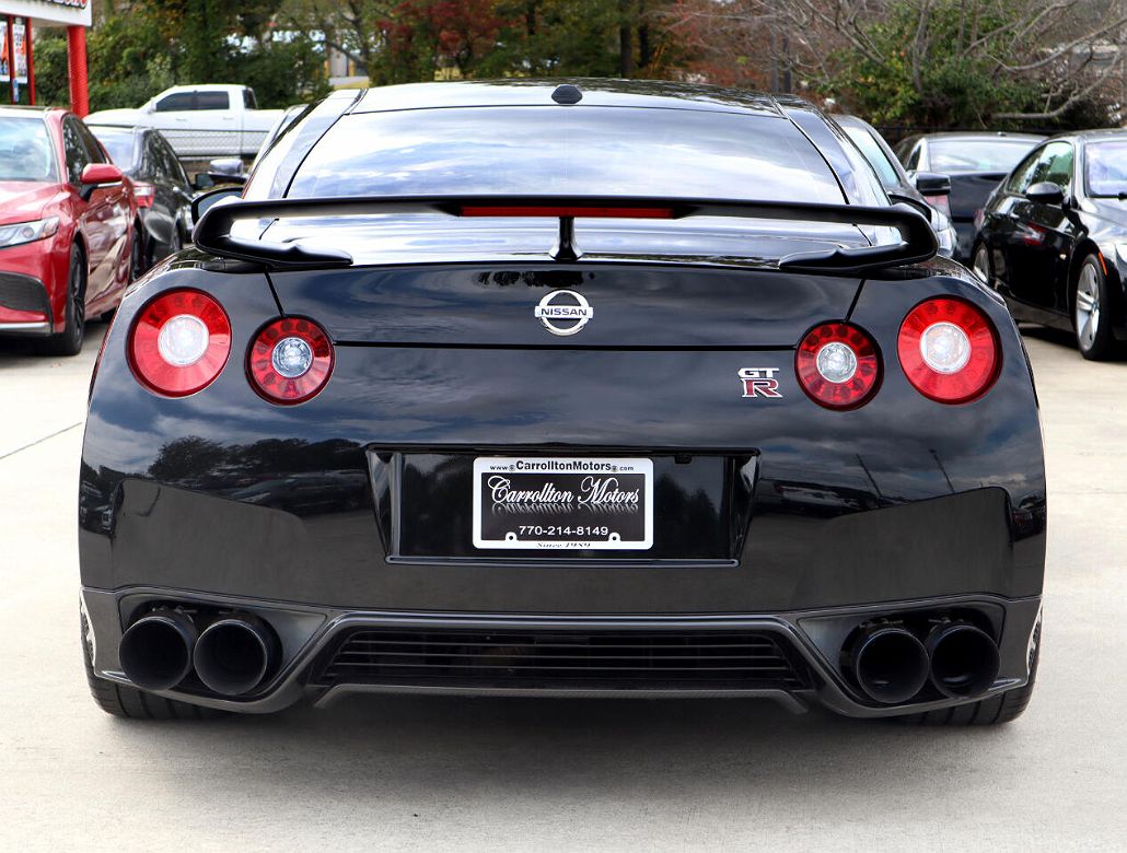 2014 Nissan GT-R Track Edition image 4
