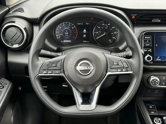 2024 Nissan Kicks SV photo 10