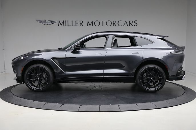2025 Aston Martin DBX