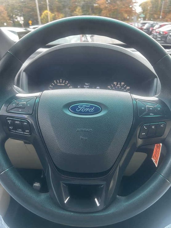 2016 Ford Explorer Base photo 2