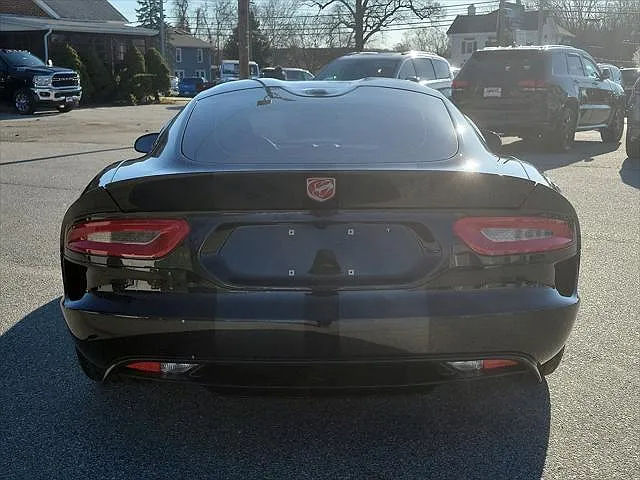 2017 Dodge Viper GTC image 4