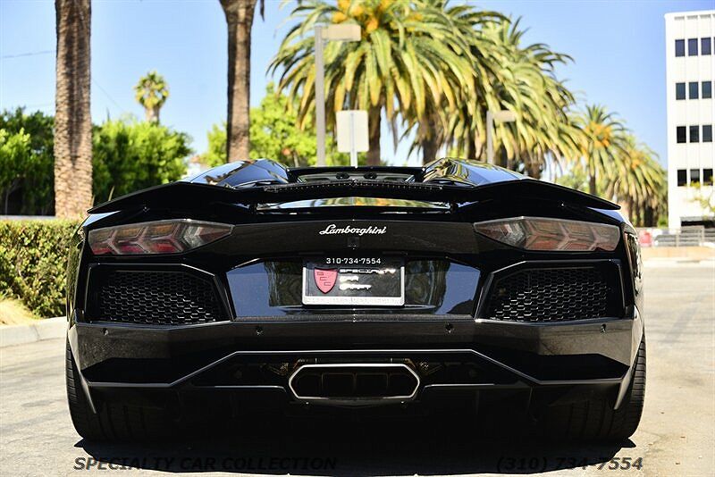 2015 Lamborghini Aventador LP700 image 13