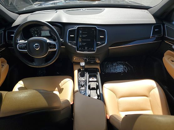 2019 Volvo XC90 Momentum photo 12