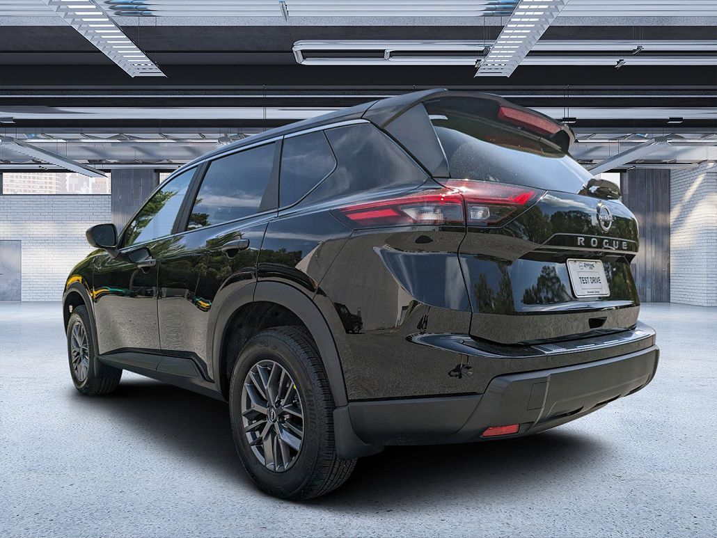 2024 Nissan Rogue S image 4