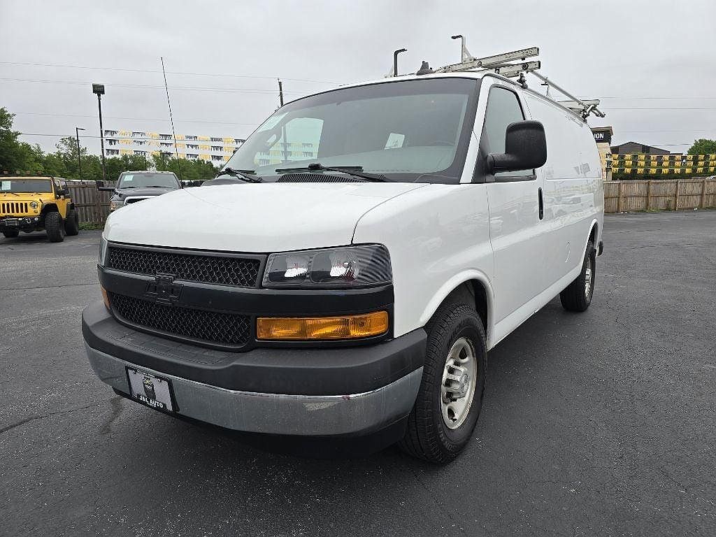 2019 Chevrolet Express 2500 image 0