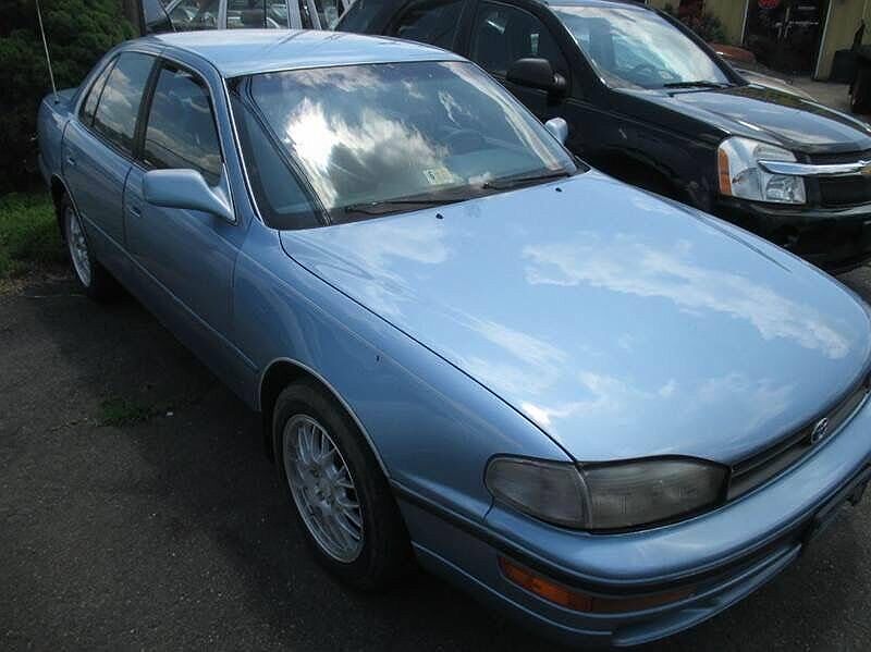 1993 Toyota Camry LE image 4