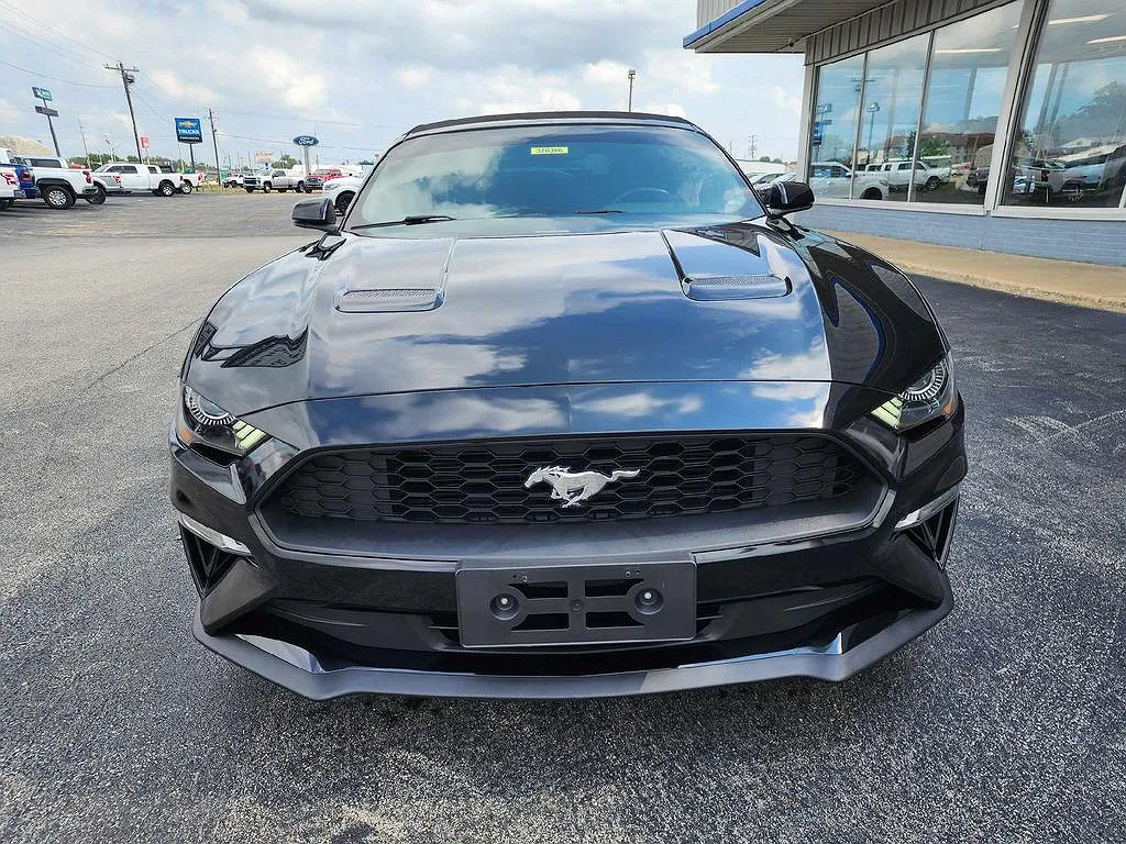 2018 Ford Mustang null image 1