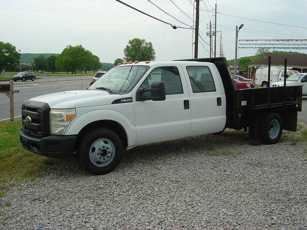 2011 Ford F-350 null image 0