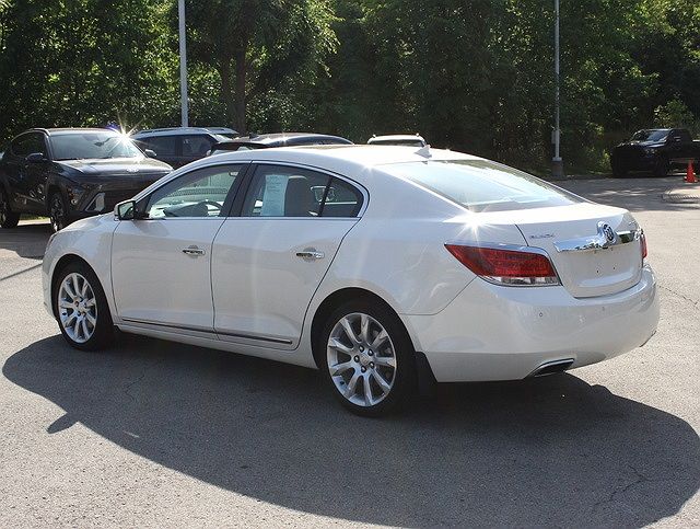2013 Buick LaCrosse Touring image 4
