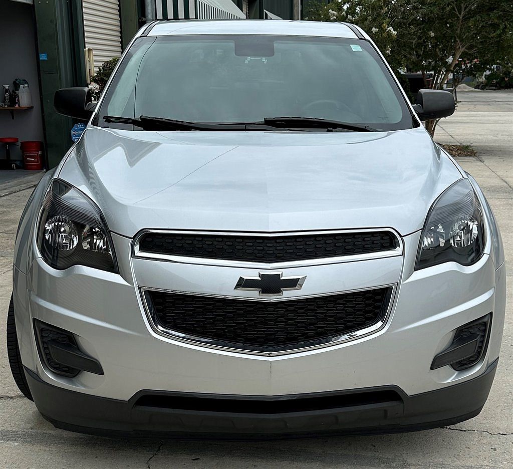 2013 Chevrolet Equinox LS image 2