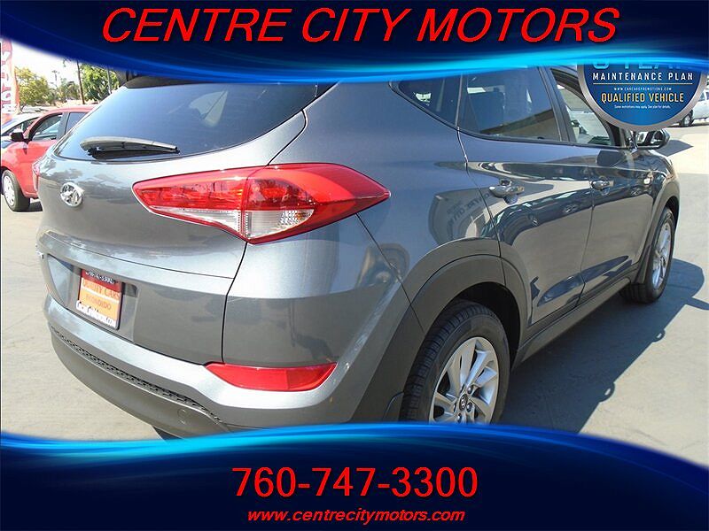 2017 Hyundai Tucson SE image 3