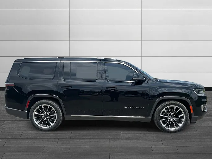 2022 Jeep Wagoneer