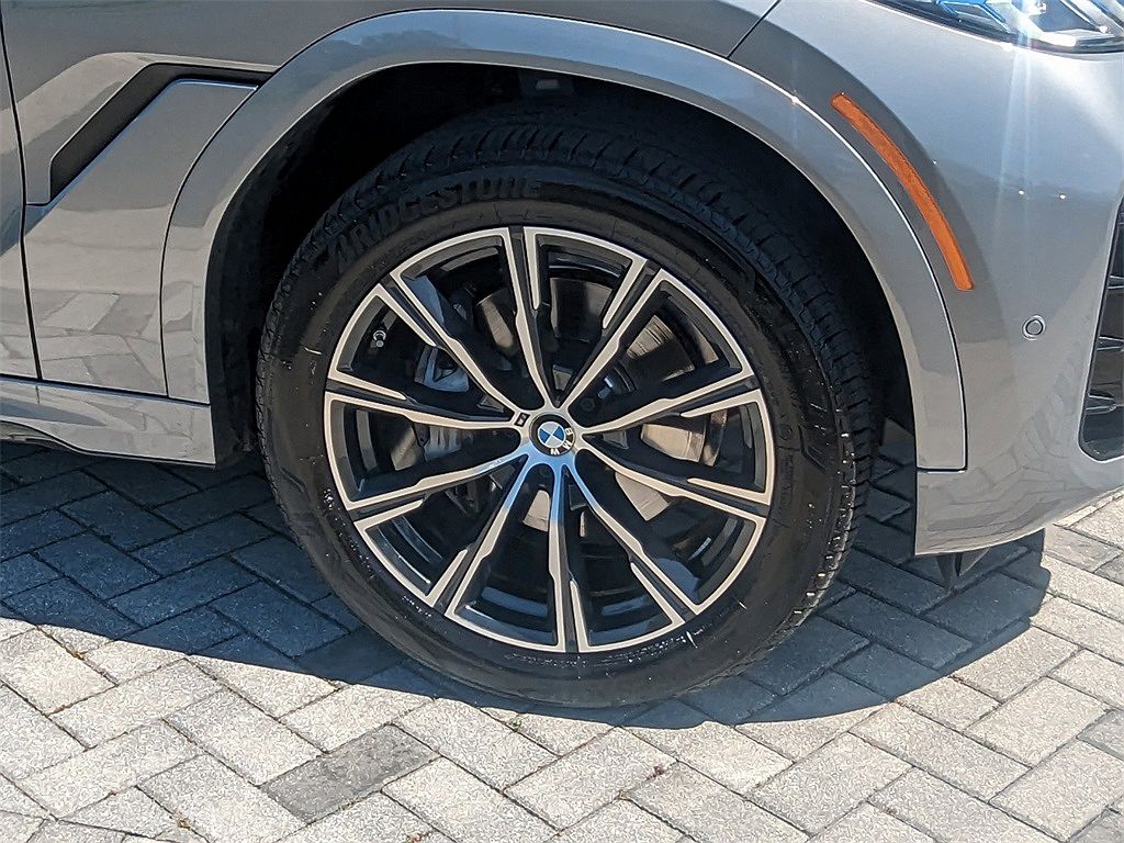 2024 BMW X6 xDrive40i image 1