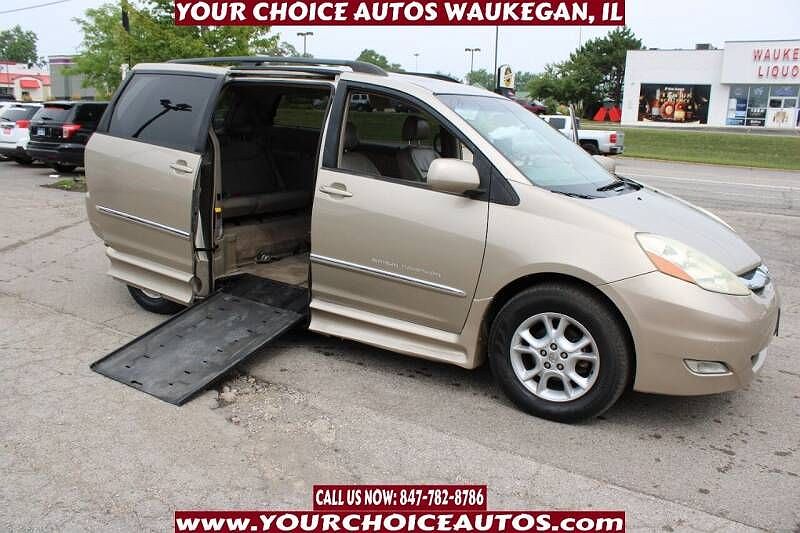 2006 Toyota Sienna XLE Limited image 0