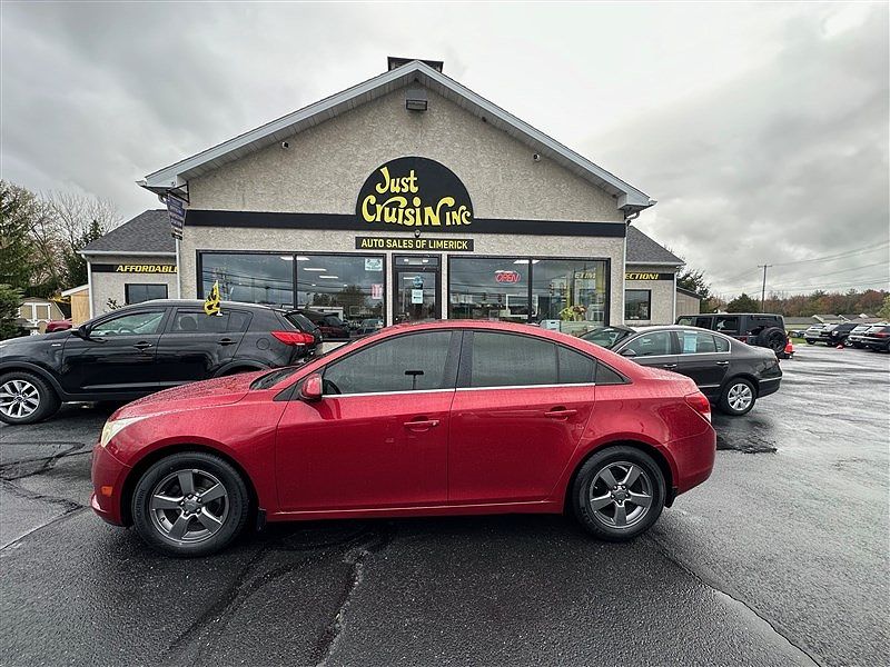 2011 Chevrolet Cruze LT image 1