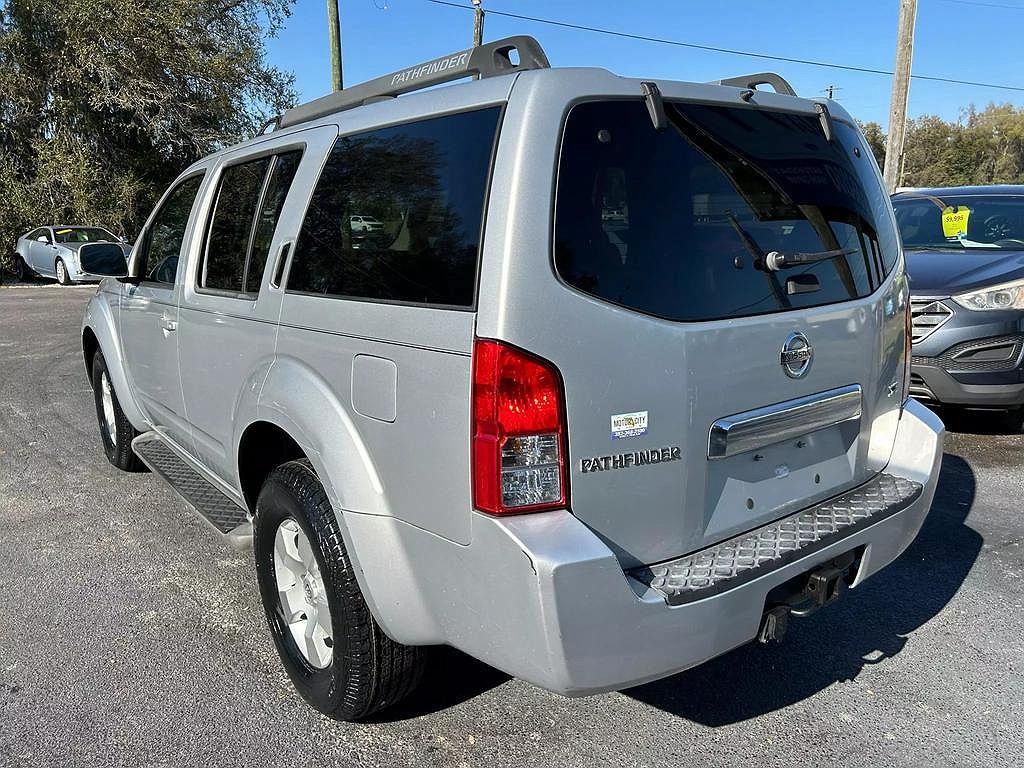2005 Nissan Pathfinder SE image 4
