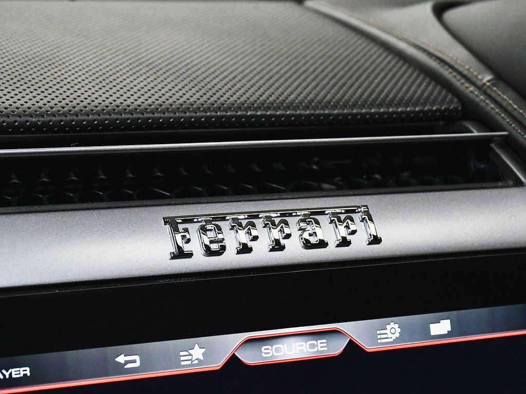 2018 Ferrari GTC4Lusso null image 35