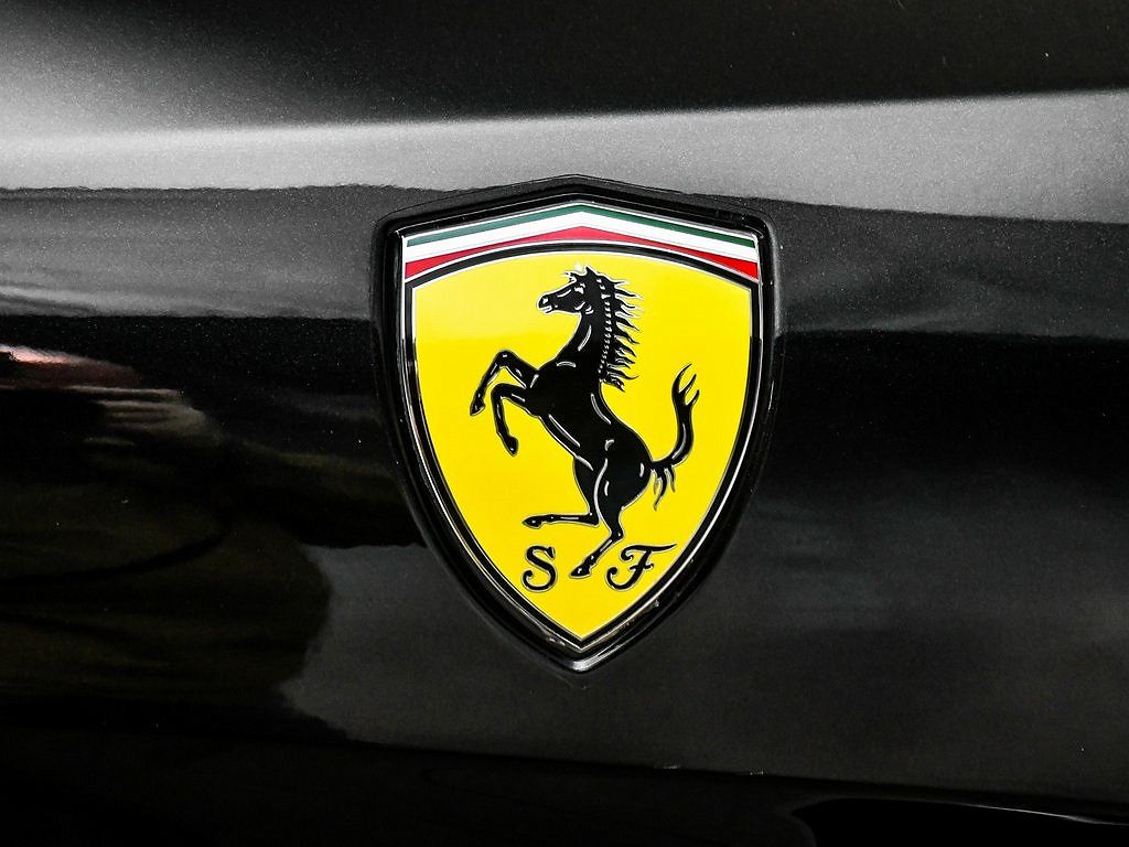 2018 Ferrari GTC4Lusso null image 98