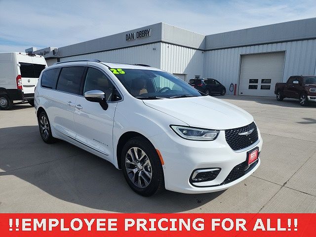 2025 Chrysler Pacifica