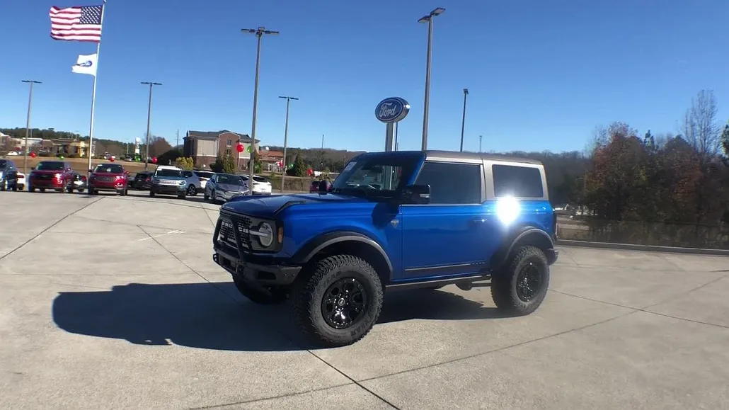 2021 Ford Bronco First Edition image 3