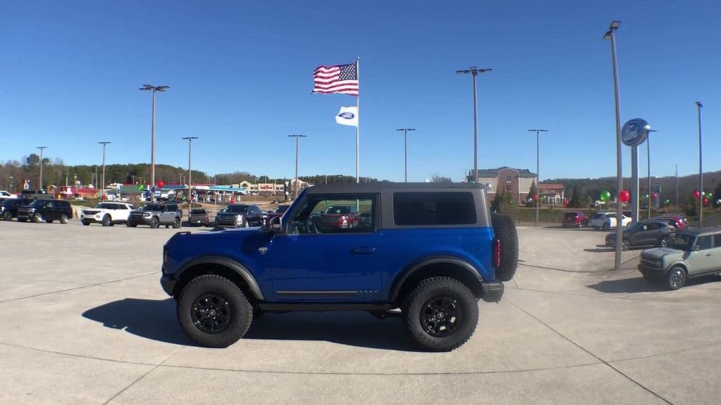 2021 Ford Bronco First Edition image 4
