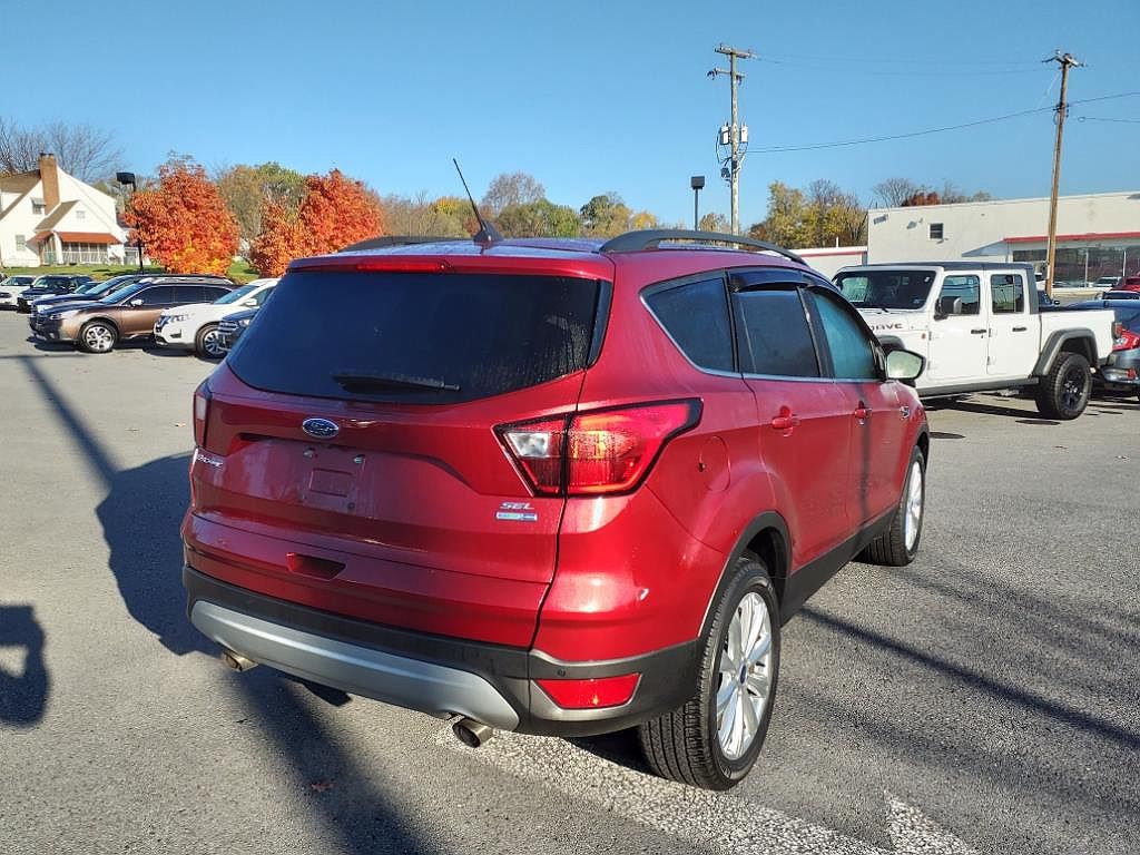 2019 Ford Escape SEL image 2