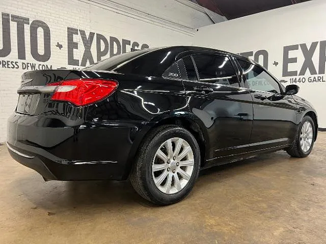 2012 Chrysler 200