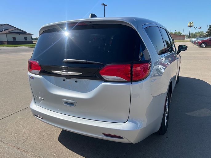 2023 Chrysler Voyager