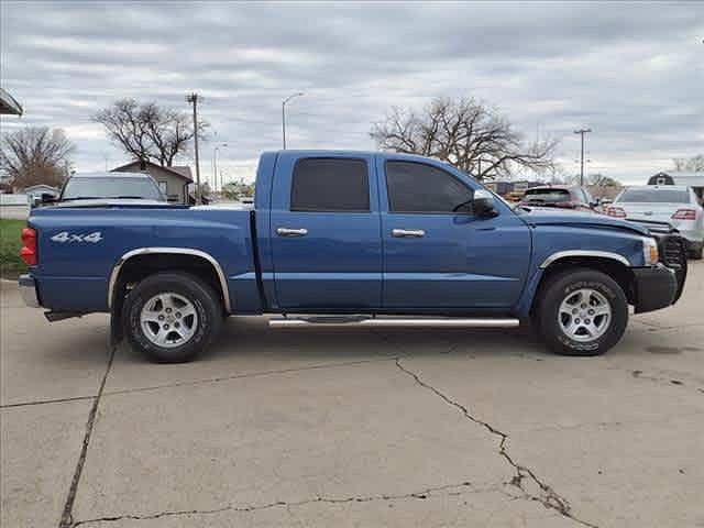 2005 Dodge Dakota SLT image 2