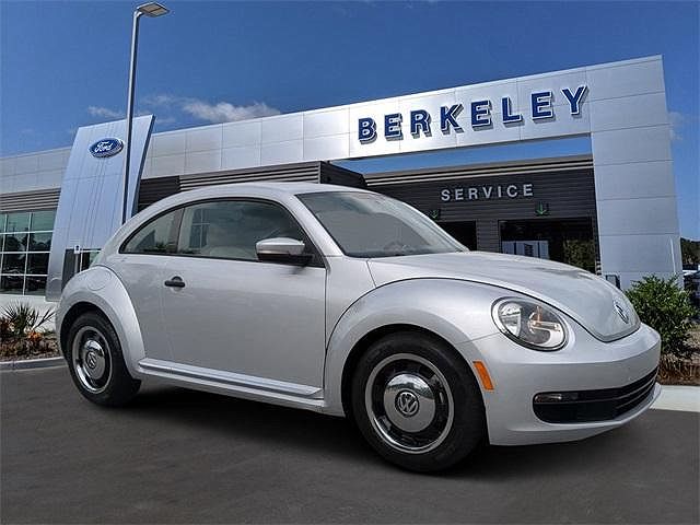 2015 Volkswagen Beetle null image 0