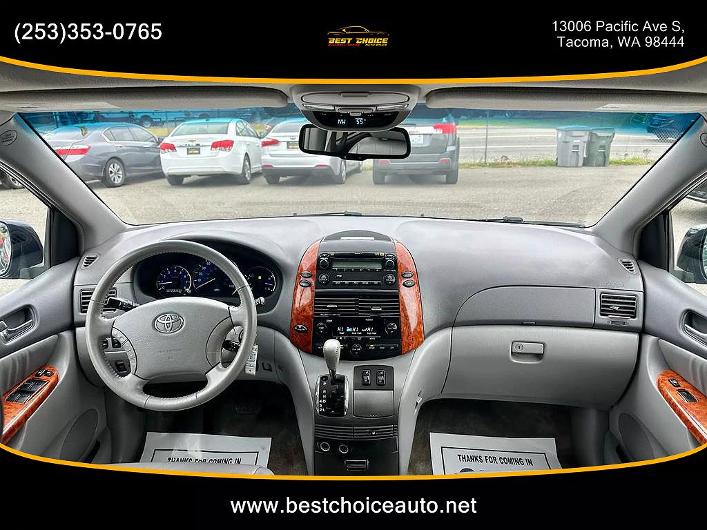 2007 Toyota Sienna XLE Limited image 9